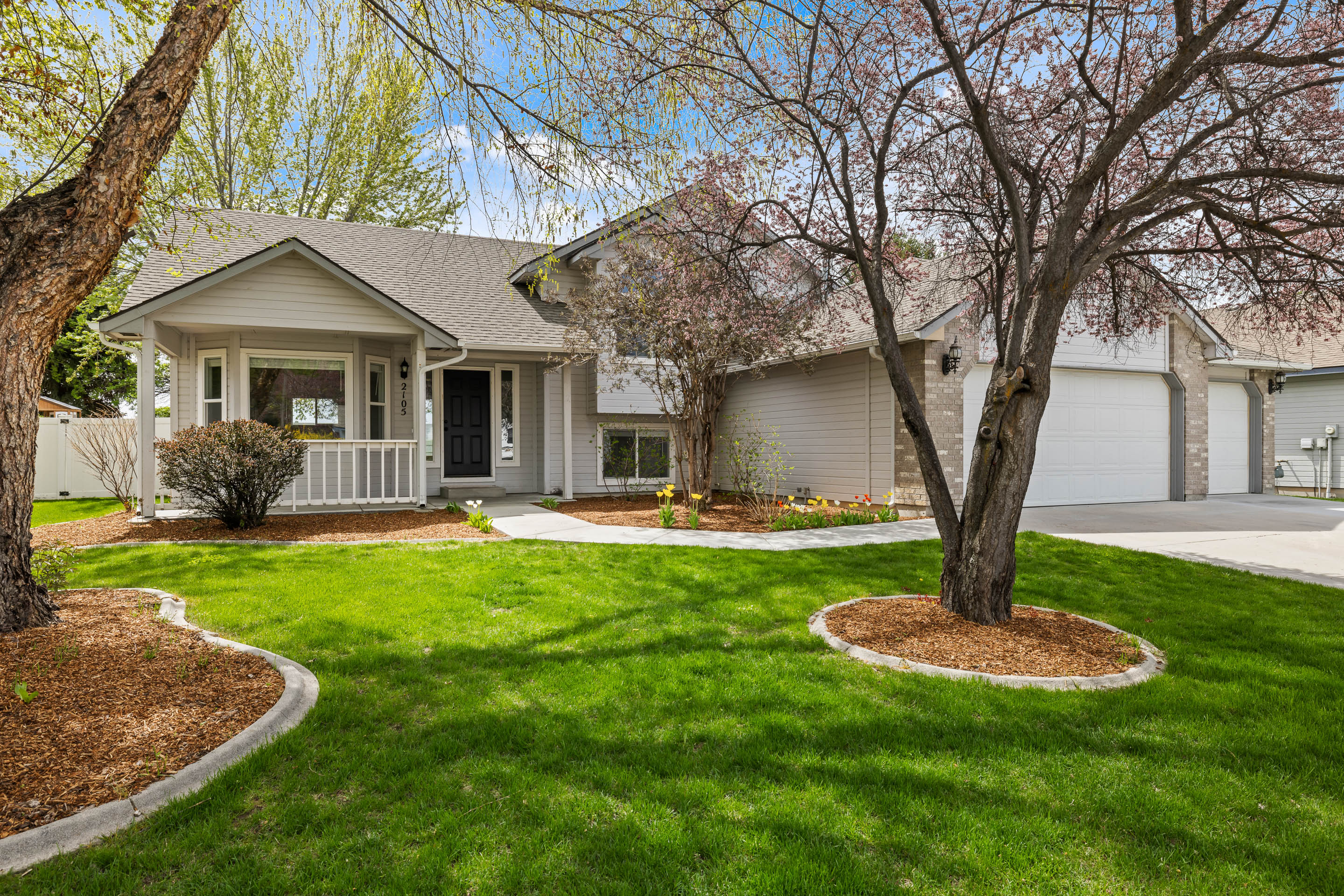 2105 East Powder River Drive