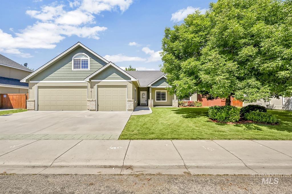 2179 N Justin Way